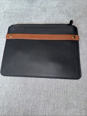 Wonderfold Black Leather magnetic Zip Pouch